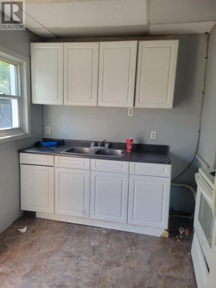 Property Photo:  90-92 Wellington St W  ON P6A 1H1 