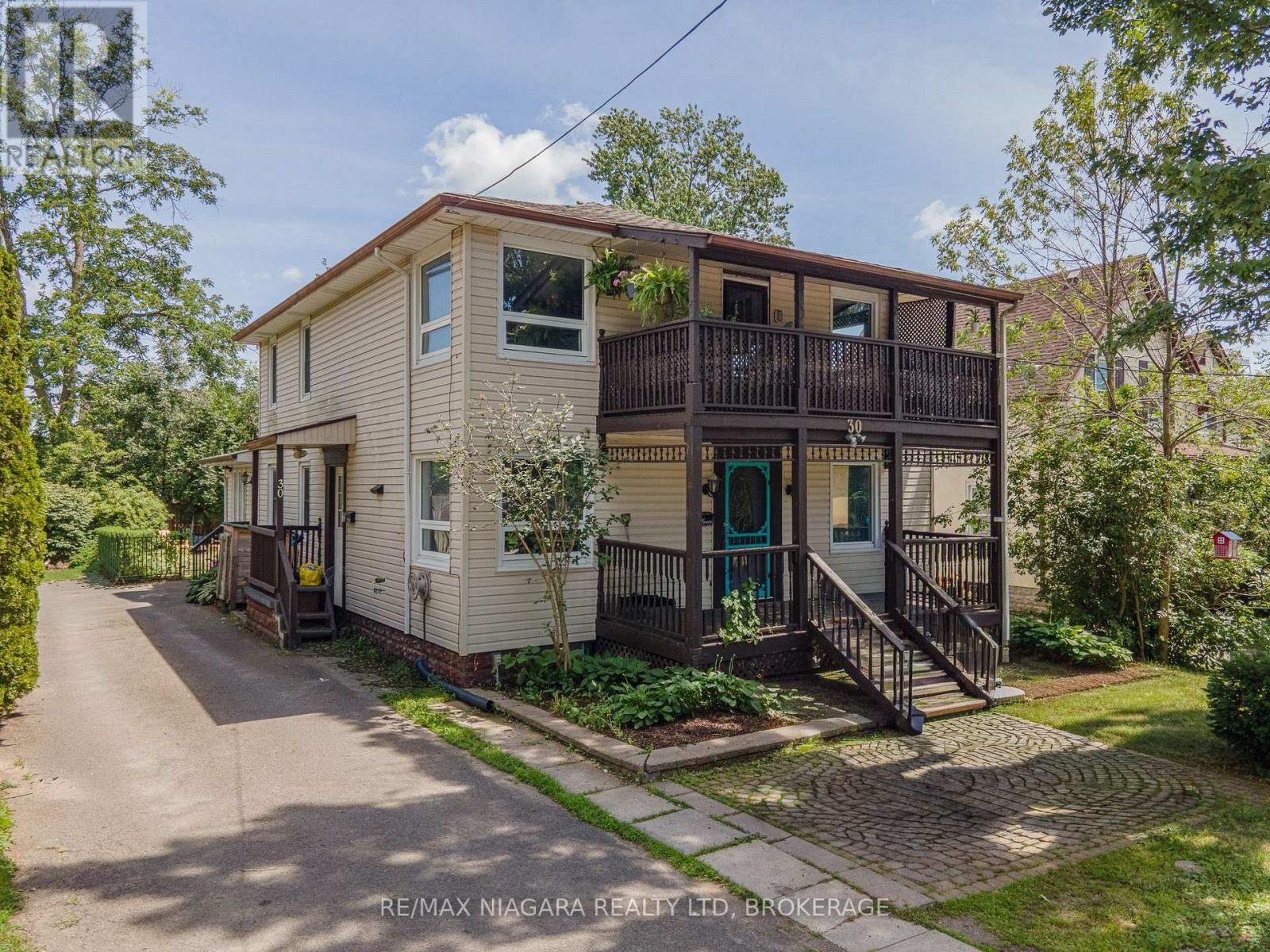 Property Photo: 30 Shotwell Street ON L3C 1N8