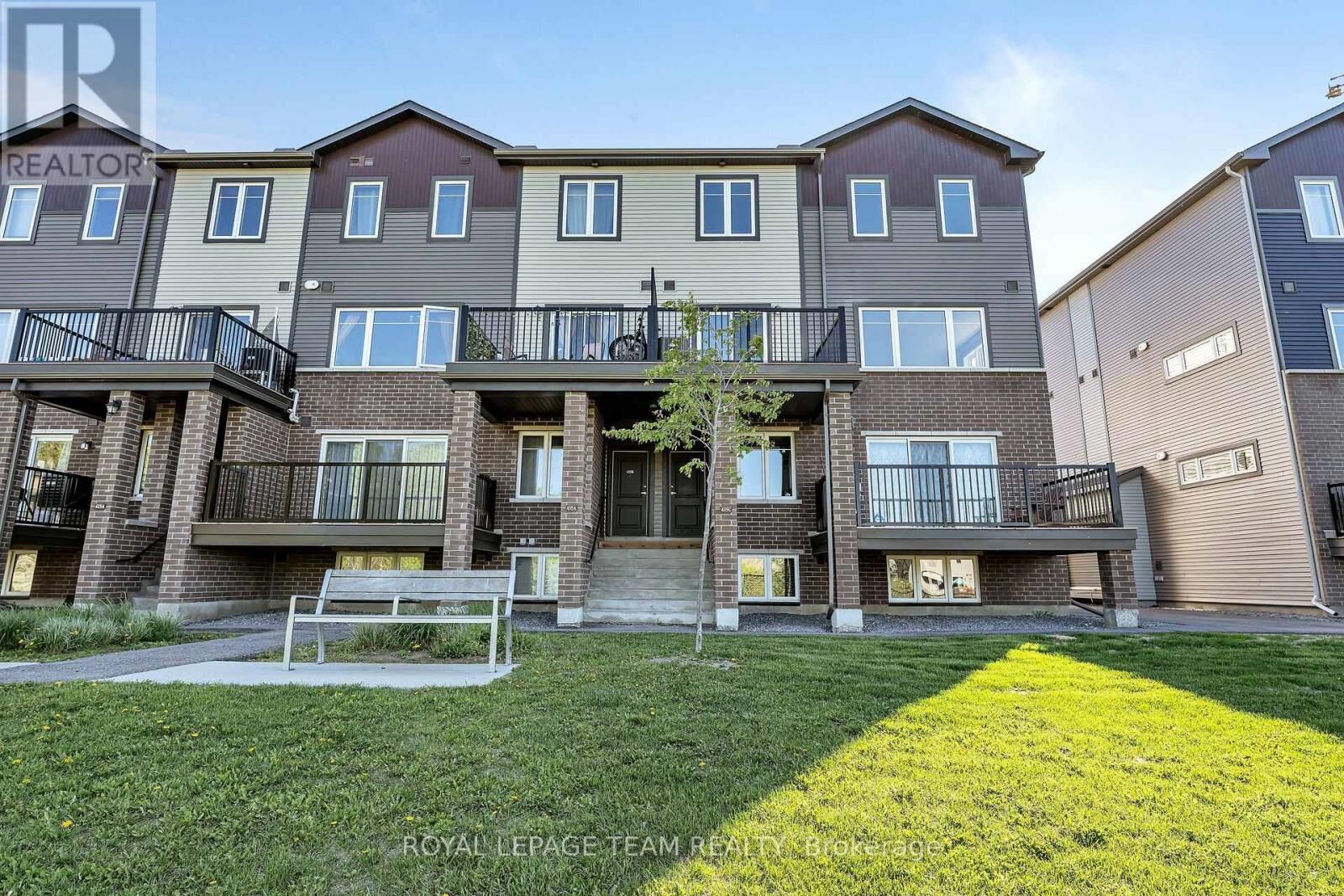 Property Photo: 435 Eldorado Private D ON K2K 0N9