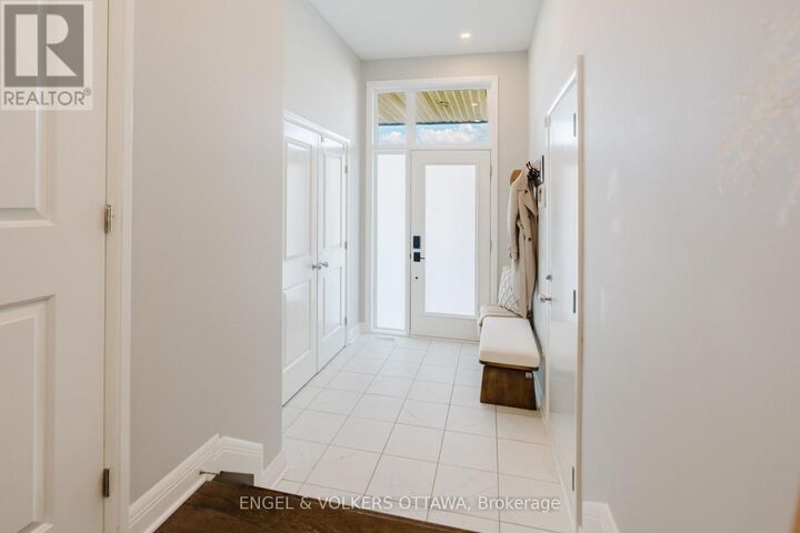 Property Photo:  512 Chene Way  ON K1K 4Z1 