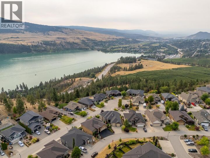 Property Photo: 12686 Cliffshore Drive BC V4V 2P6