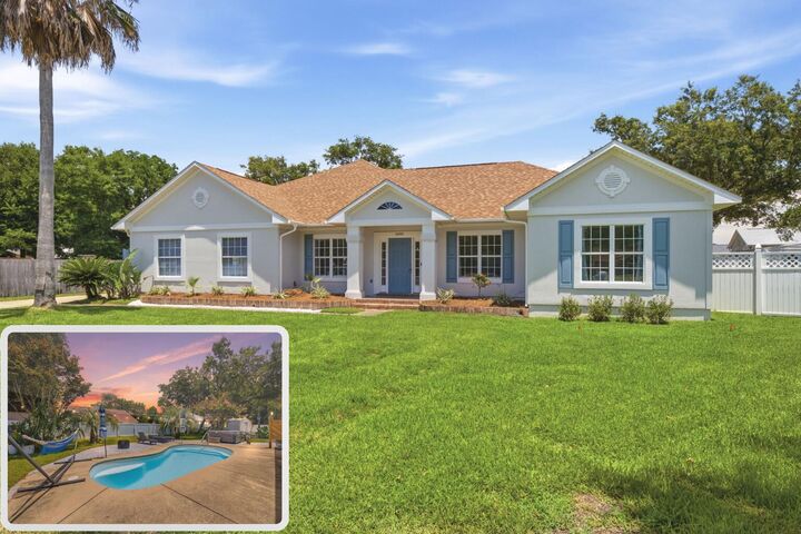 Property Photo:  6890 Gaspar Court  FL 32566 
