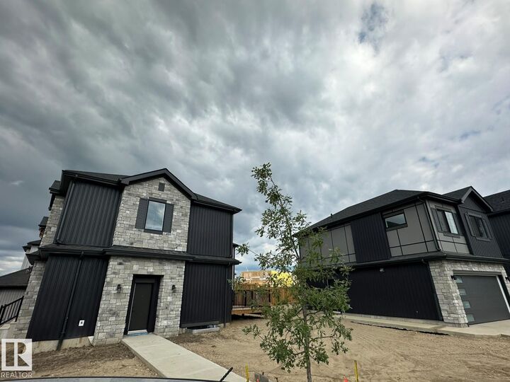 30 Chartres Close — photo 1