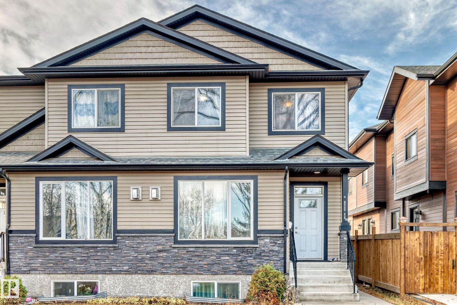 Property Photo: 12042 101 Street NW 2 AB T5G 2C1