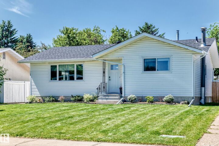 Property Photo:  1028 Mony Penny Crescent  AB T8A 1C3 