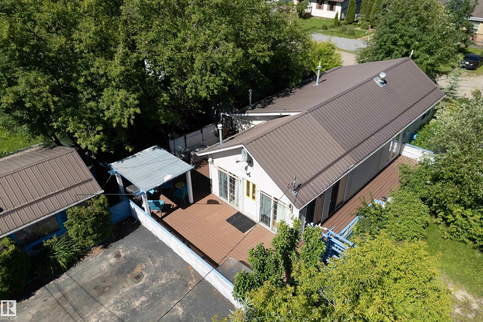 Property Photo:  5219 49 Avenue  AB T0E 0A0 