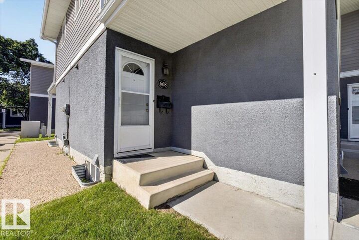 Property Photo:  668 Lakewood N Road NW  AB T6K 3Y1 