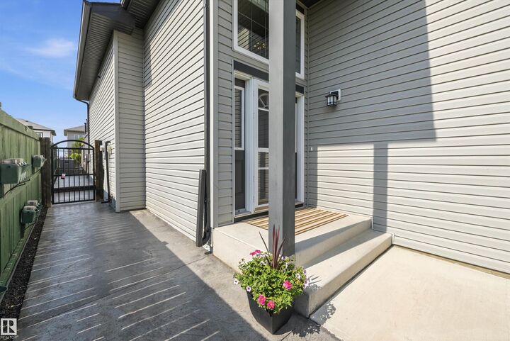 Property Photo: 114 Woodhill Lane AB T8L 0L8