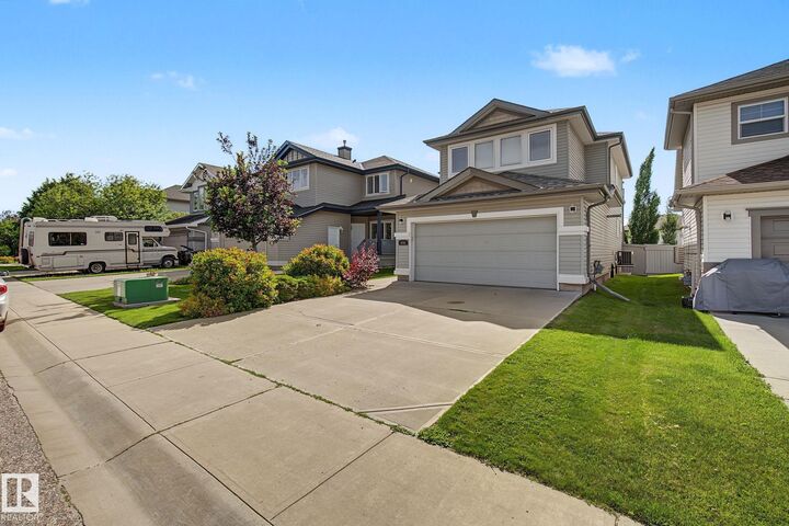 616 61 Street SW — photo 1