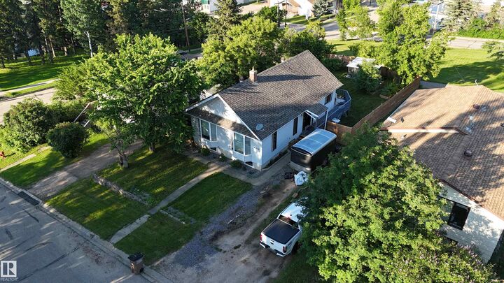 Property Photo:  4818 52 Street  AB T9S 1K8 
