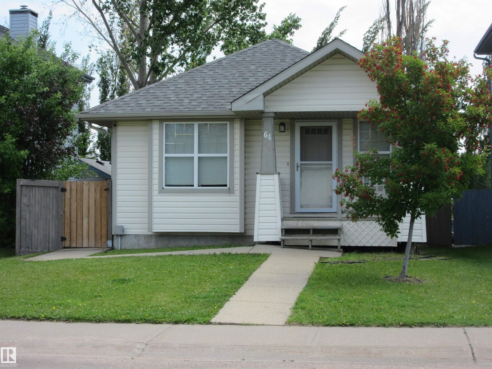 Property Photo:  64 Heatherglen Close  AB T7X 4A3 