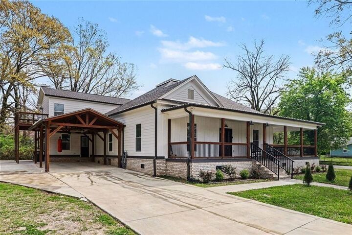 Property Photo: 417 Pennington Ave SW GA 30161