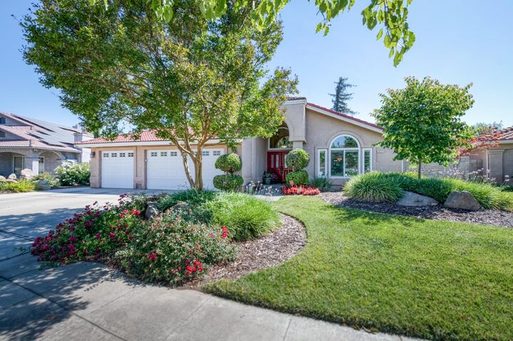 Property Photo: 3055 Fairmont Court CA 93637