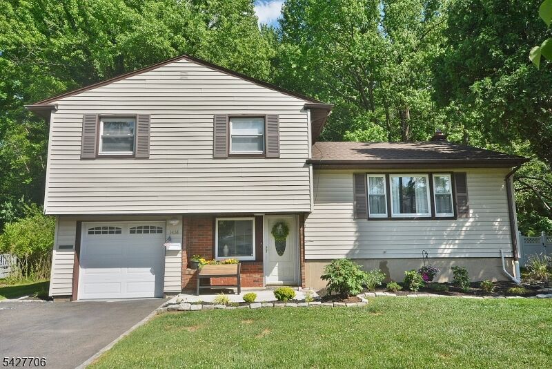 Property Photo:  1436 Coolidge St  NJ 07062 