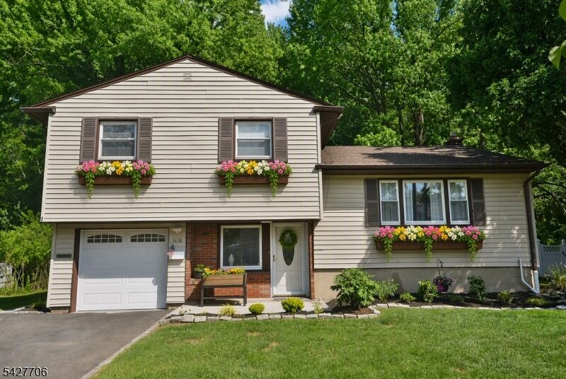 Property Photo:  1436 Coolidge St  NJ 07062 