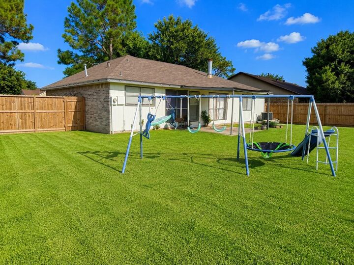 Property Photo: 7819 Breda Drive TX 77521