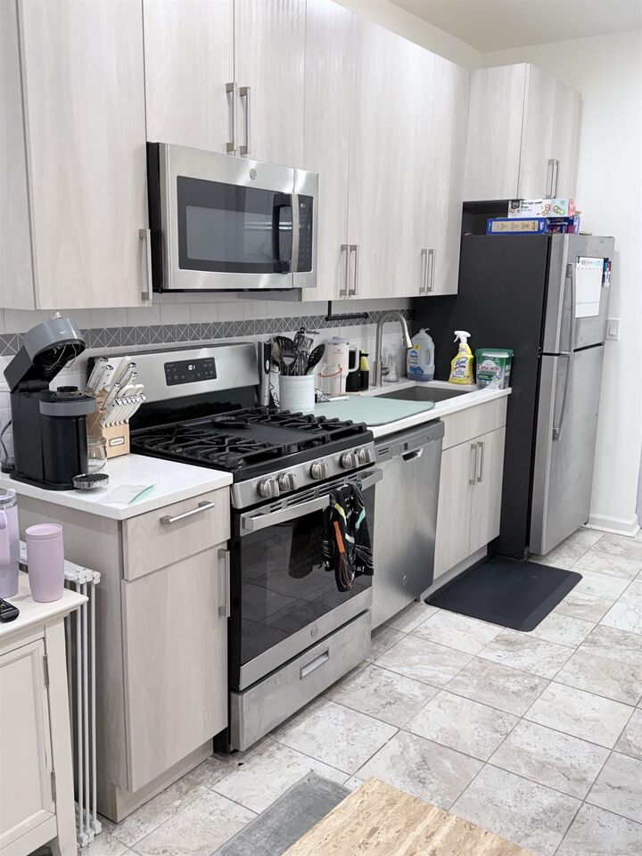 Property Photo:  1039 Summit Ave 3  NJ 07307 