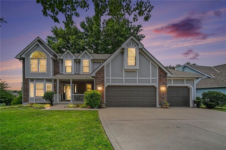 Property Photo:  1538 Canterbury Lane  MO 64068 