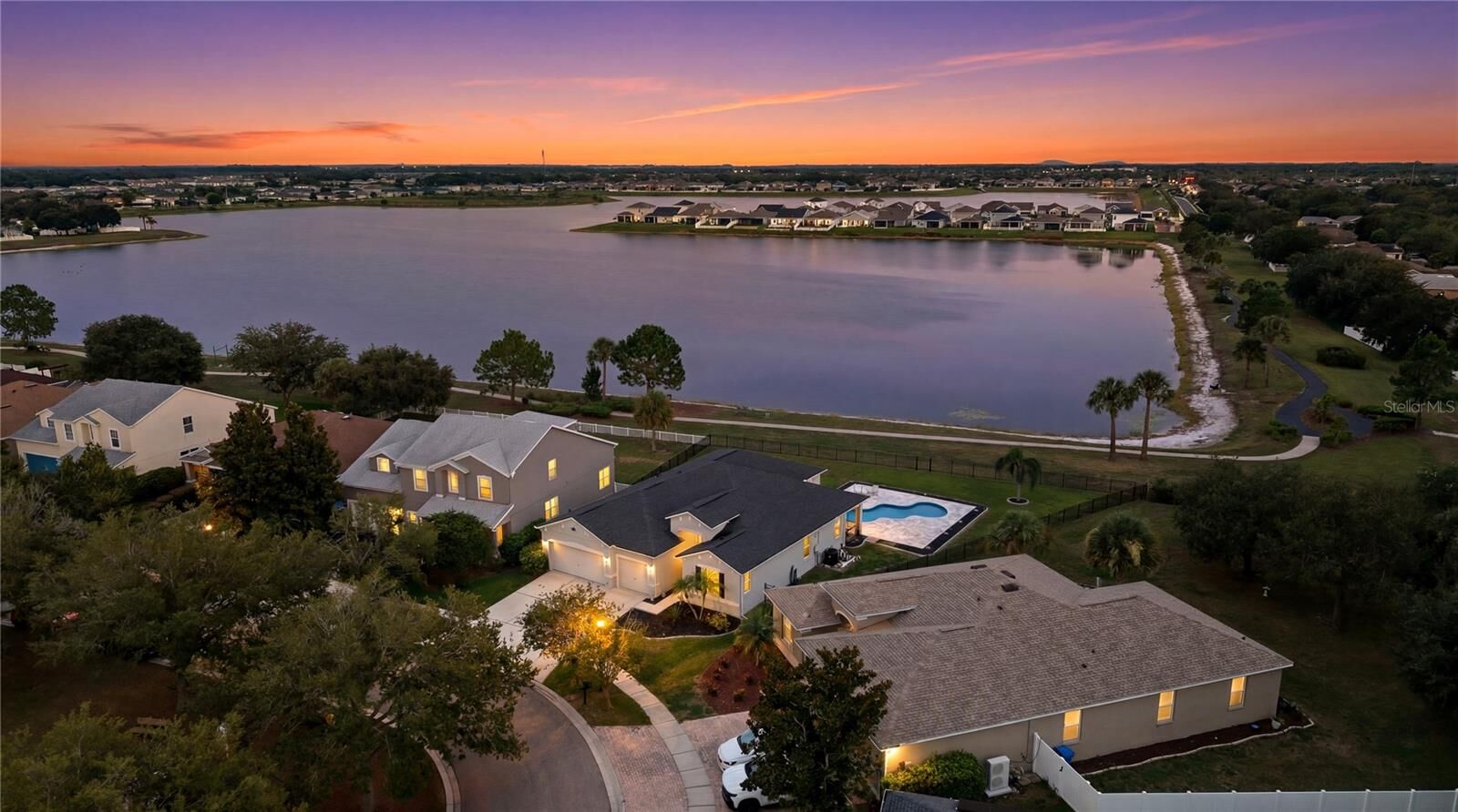 Property Photo: 11211 Laurel Brook Court FL 33569