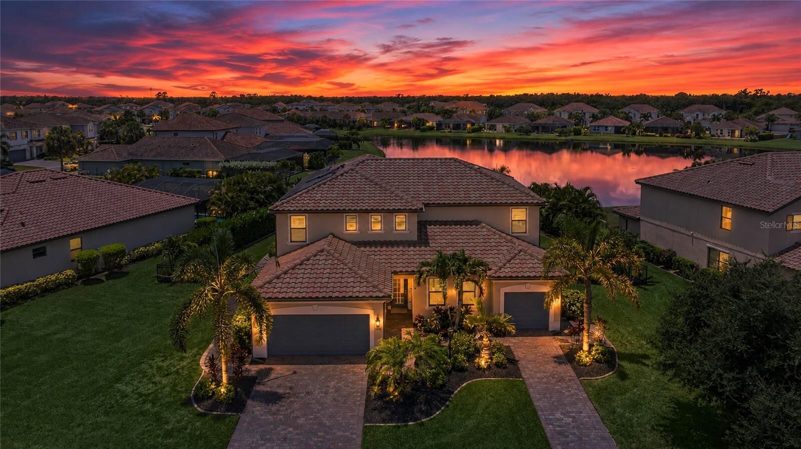 Property Photo: 13510 Saw Palm Creek Trail FL 34211