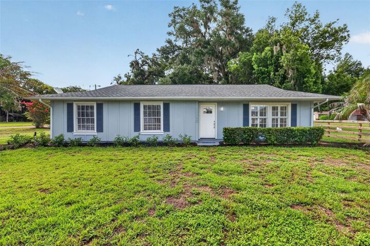 Property Photo:  33350 E Lake Joanna Drive  FL 32736 