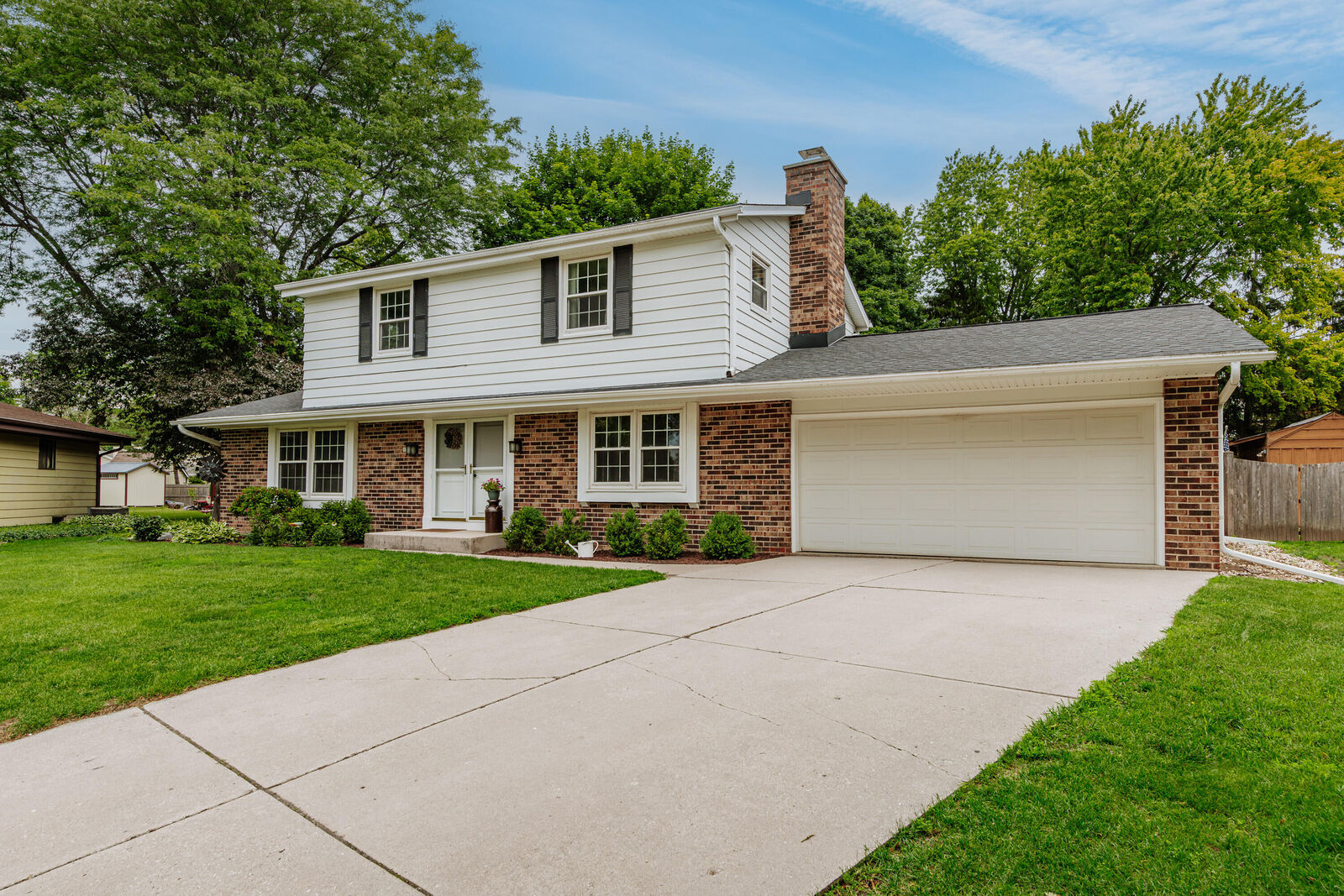 Property Photo:  128 Audubon Ct  WI 53024 