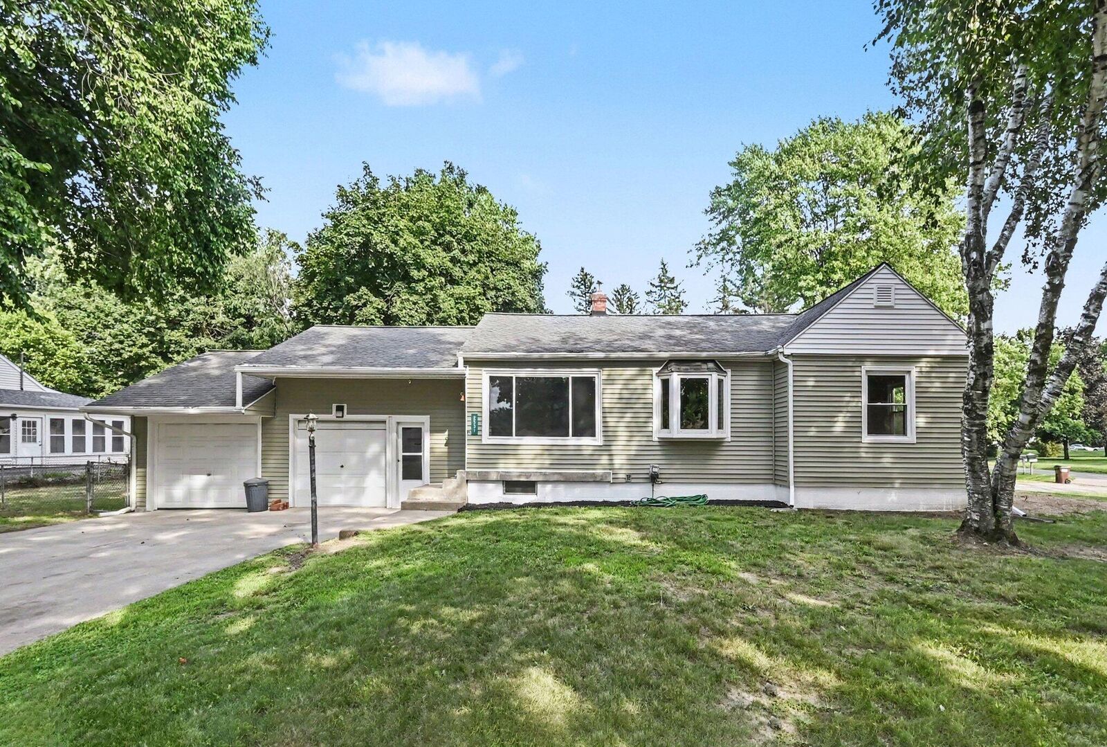 Property Photo:  2531 Ashton Road  MI 49203 