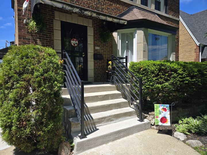 Property Photo: 3312 N New England Avenue IL 60634