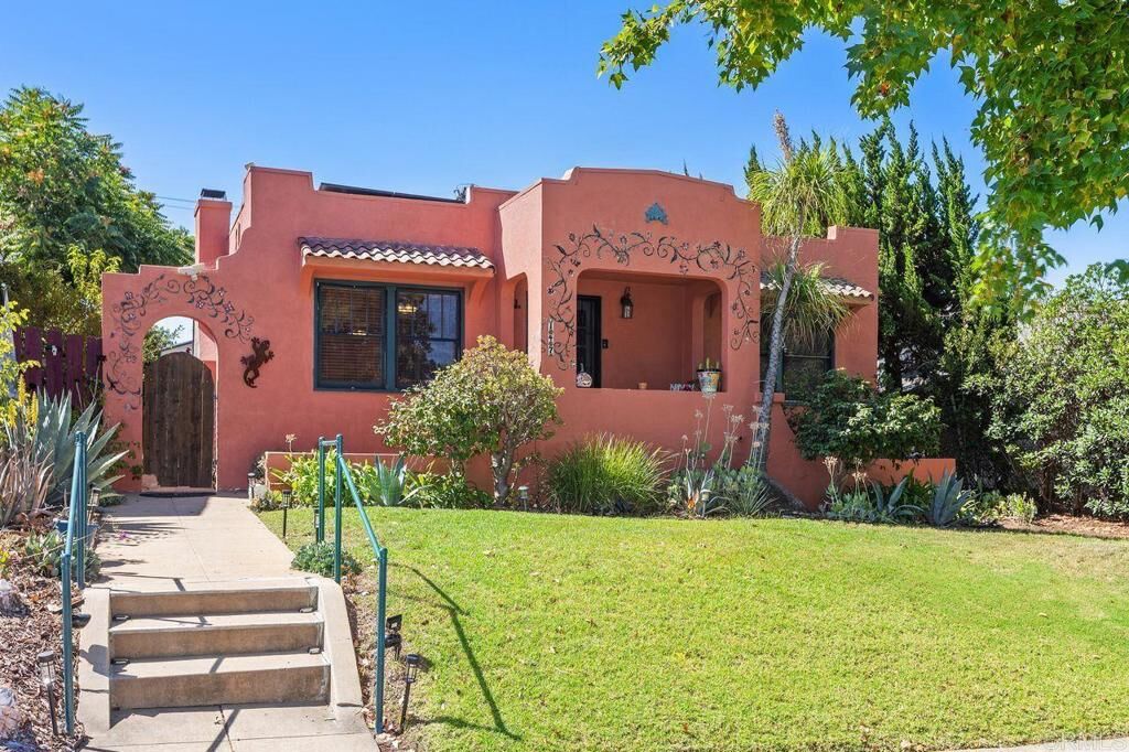 Property Photo:  147 W 7th Avenue  CA 92025 