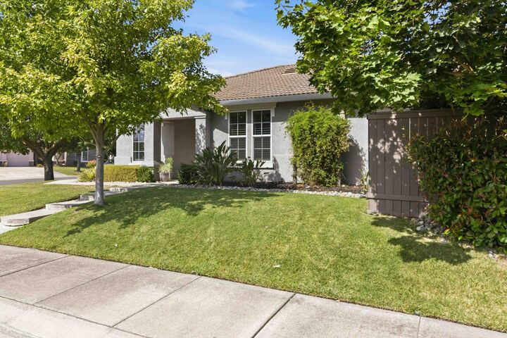 Property Photo:  6 Converse Court  CA 95835 