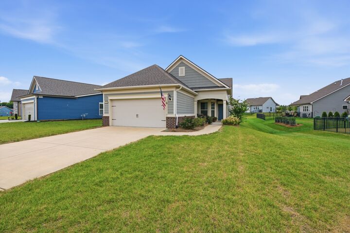 Property Photo:  1402 Cannon Ln  TN 37174 