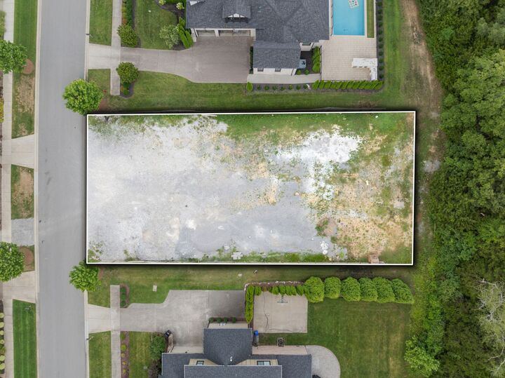 Property Photo: 7041 Lanceleaf Dr TN 37046