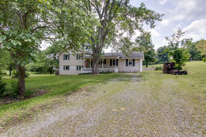 Property Photo: 295 Hill Ct TN 37066