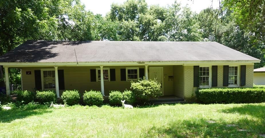 Property Photo: 115 E. Homewood Drive TX 75835