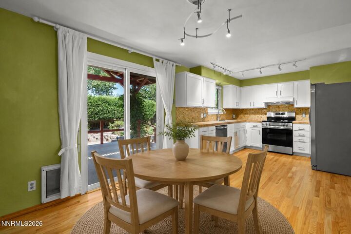 Property Photo: 3907 Buckingham Square NV 89503