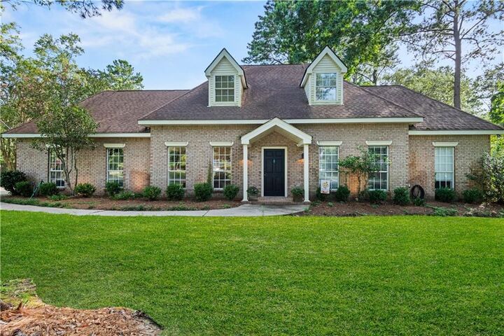 Property Photo: 202 Kipling Lane LA 70448