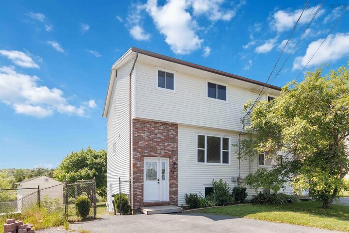 Property Photo:  23 Roseway Court  NS B2W 5P5 