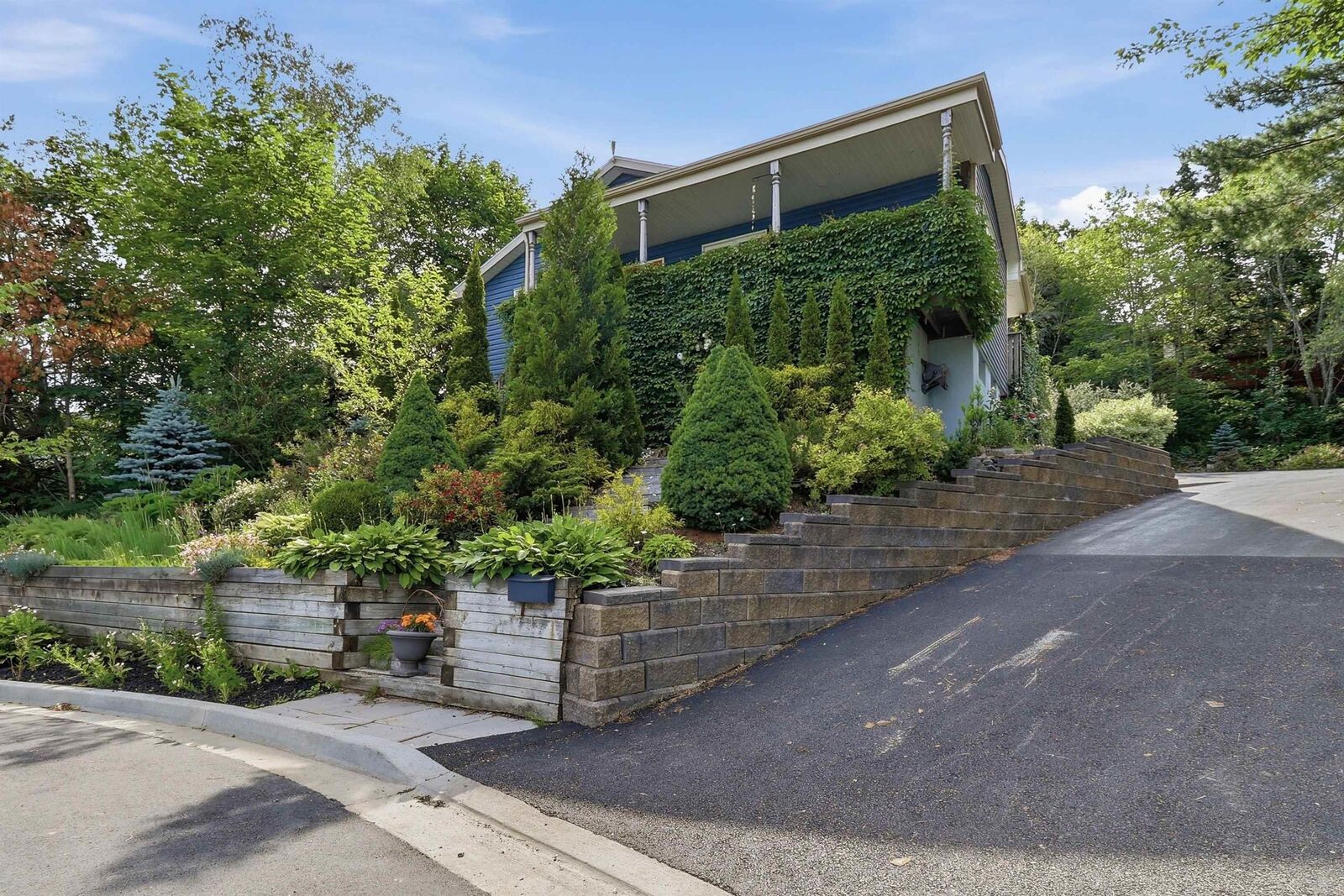 Property Photo: 24 Winsloe Drive NS B4C 1A8