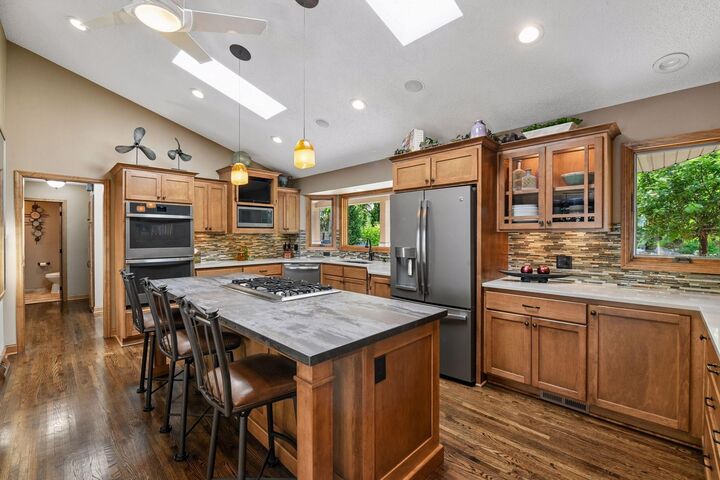 Property Photo:  920 Pershing Circle  MN 55306 