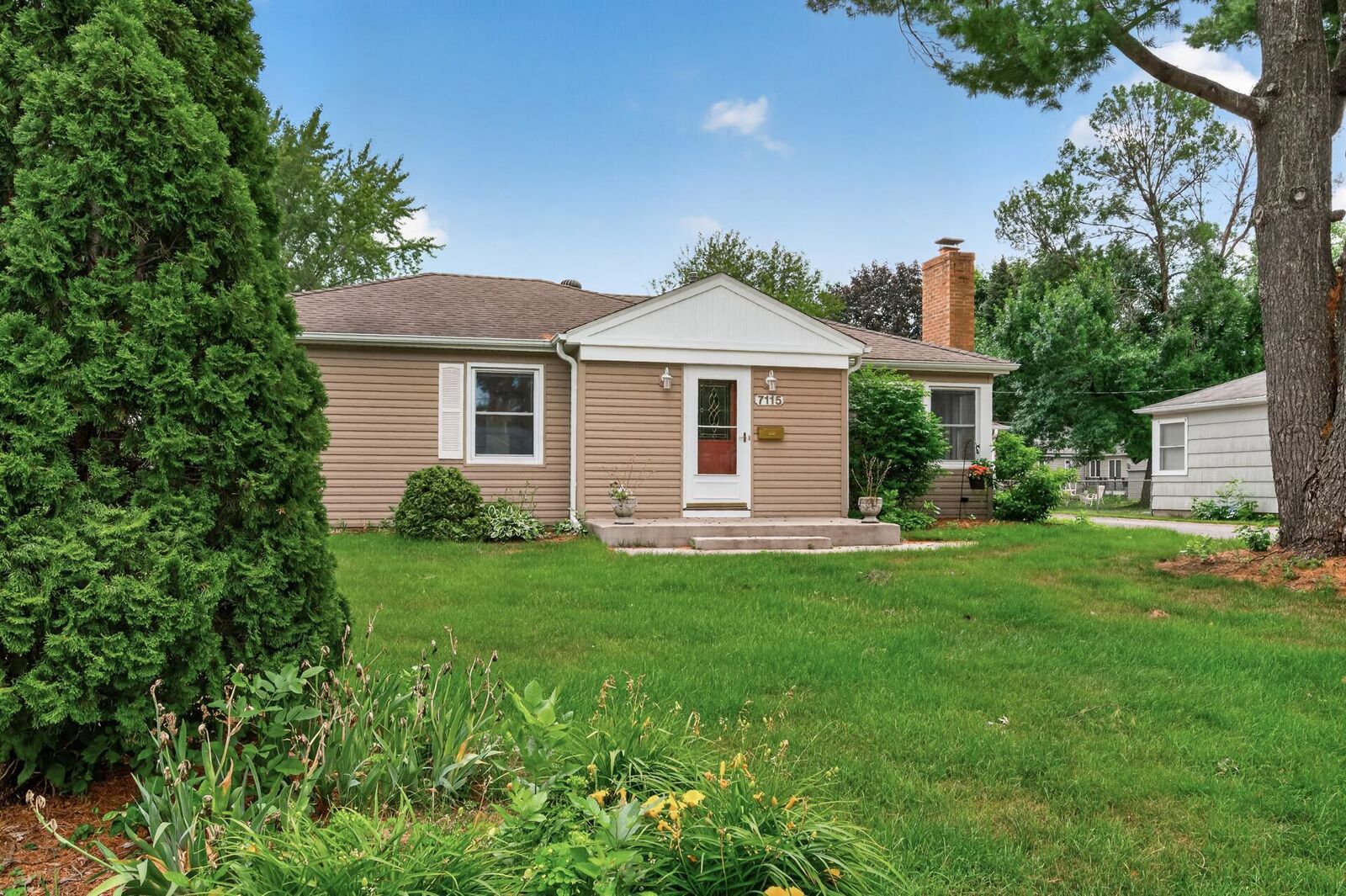 Property Photo:  7115 Morgan Avenue S  MN 55423 
