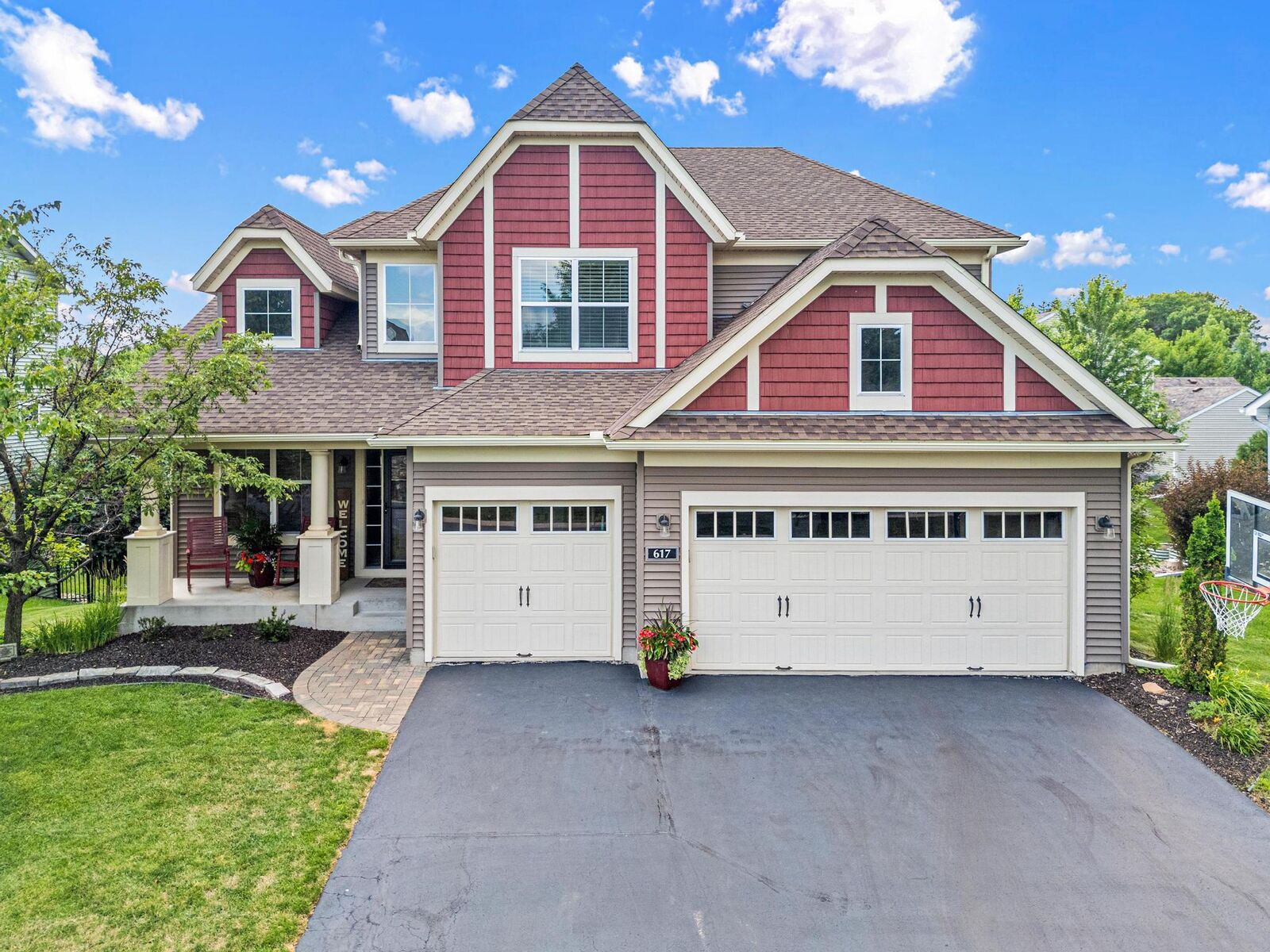 Property Photo:  617 Eastgate Parkway  MN 55115 