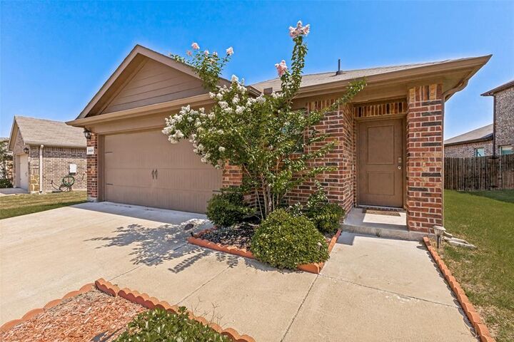 Property Photo: 2425 Russell Street TX 75114
