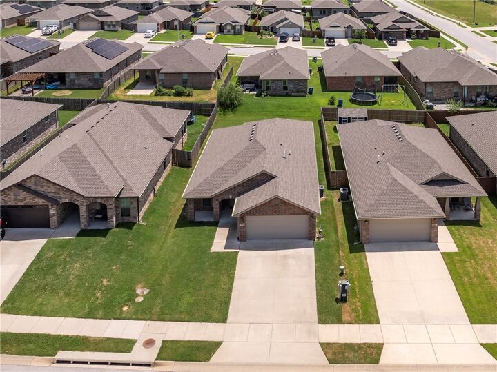 Property Photo:  5904 NW Meade Street  AR 72713 