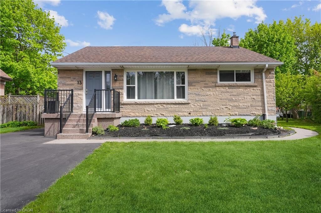 Property Photo:  13 Beaucourt Place Lower  ON L8S 2P8 