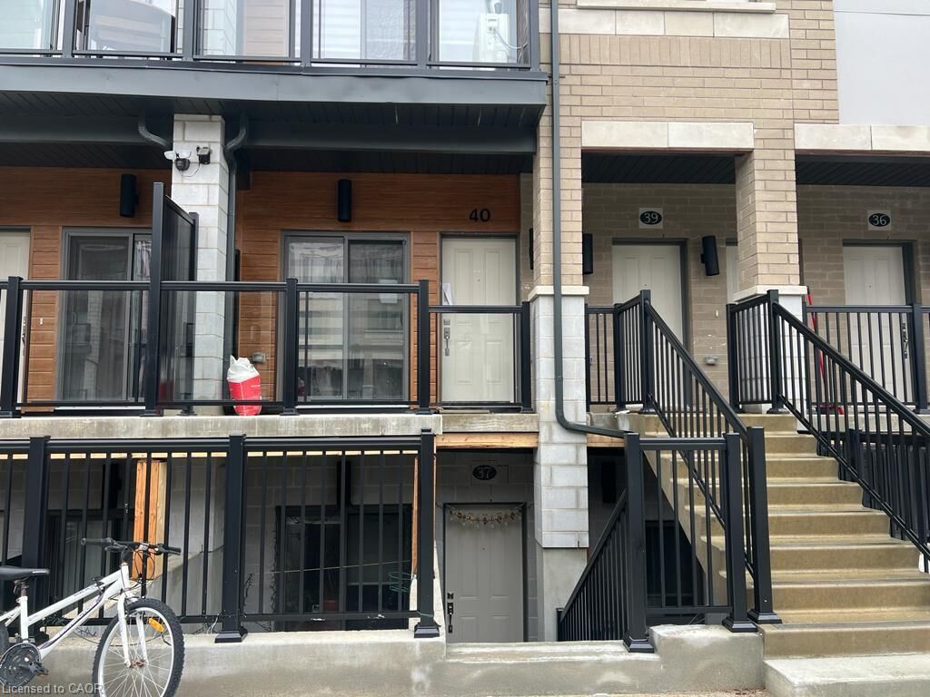 Property Photo:  25 Isherwood Avenue C40  ON N1R 0E2 