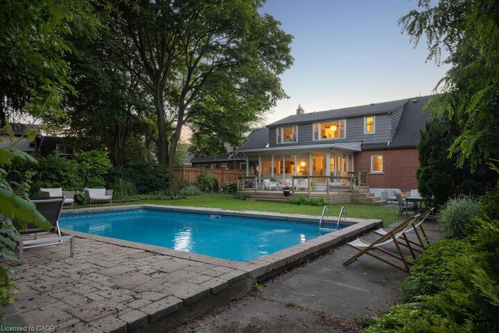 Property Photo:  27 Arcade Crescent  ON L9C 3H8 