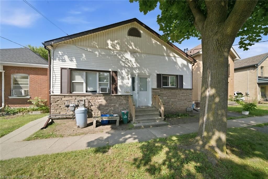 Property Photo:  172 Albion Street Upper  ON N3T 3N2 
