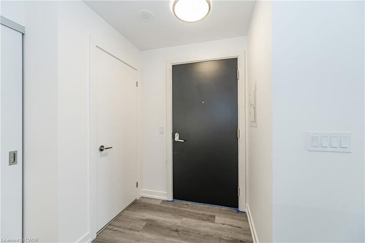 Property Photo: 15 Wellington Street S 907 ON N2G 0E4