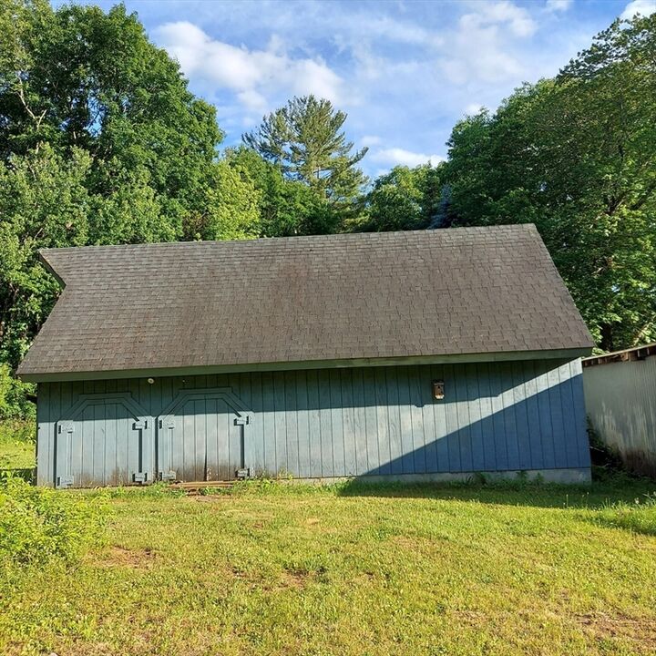 Property Photo: 1075 West Brookfield Road MA 01531