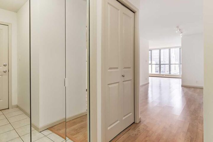 Property Photo:  650 10 Street SW 505  AB T2P 5G4 